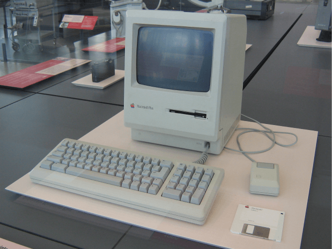 Macintosh Plus - Apple mac