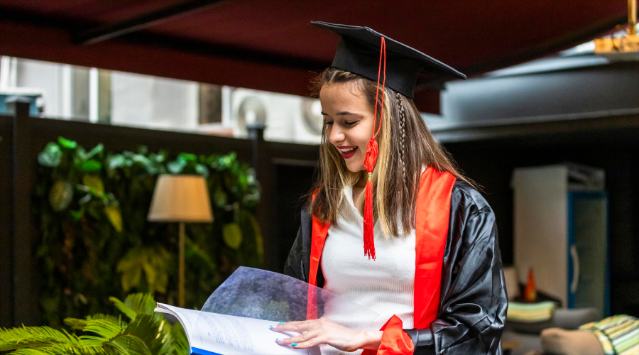 How a Degree Can Help You Switch Careers ÔÇö Fast - WeeTech Solution Pvt Ltd How a Degree Can Help You Switch Careers ÔÇö Fast