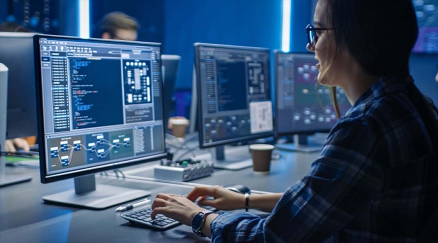 Benefits of Custom Software for Manufacturing - WeeTech Solution Pvt Ltd Benefits of Custom Software for Manufacturing