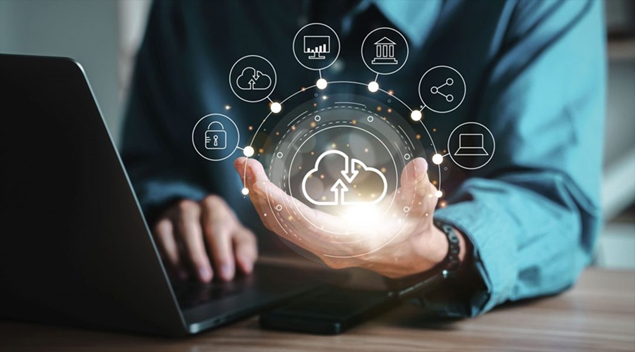 Why Do Manufacturers Need Custom Software Development_ - WeeTech Solution Pvt Ltd Why Do Manufacturers Need Custom Software Development_