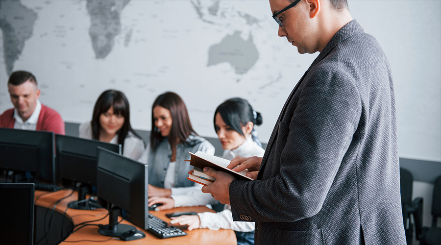 Choose the Right Education Software Development Company - WeeTech Solution Pvt Ltd Choose the Right Education Software Development Company
