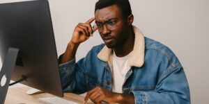 How do I Build a Professional Resume That Gets Noticed in 2025
